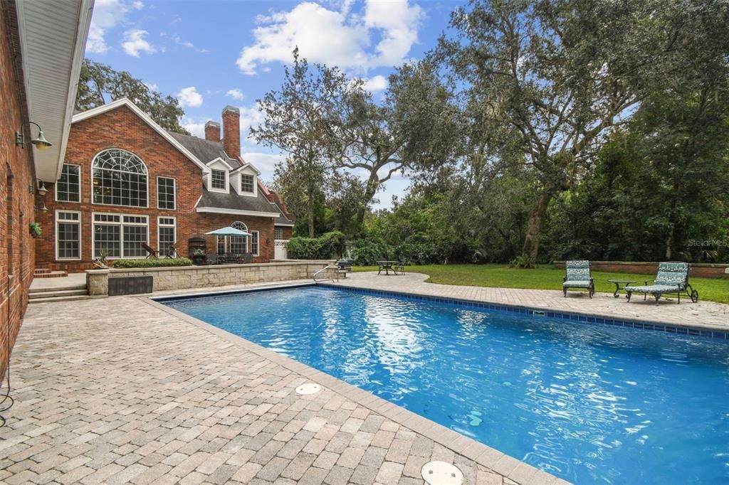 Exterior, Pool