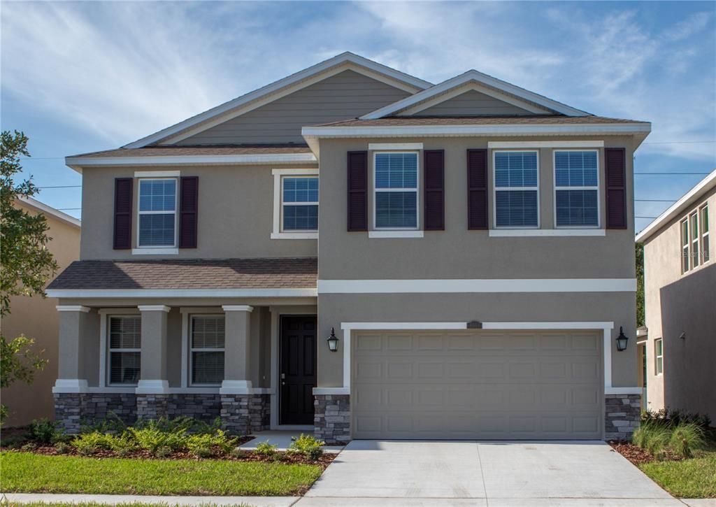Attached, Exterior, Facade, American Craftsman