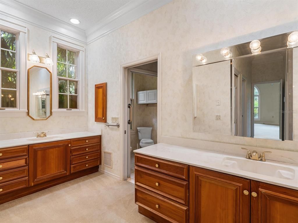 Bathroom, Dual Sink Vanities, Interior, Recessed Lighting