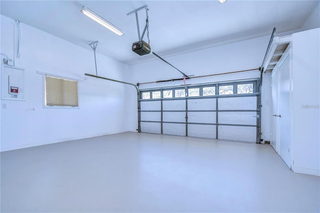 Garage, Interior