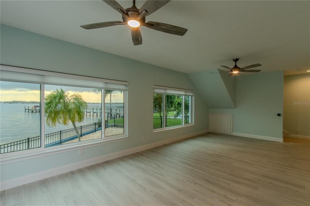 Empty room, Interior, Recessed Lighting, Water, Wood Texture Flooring