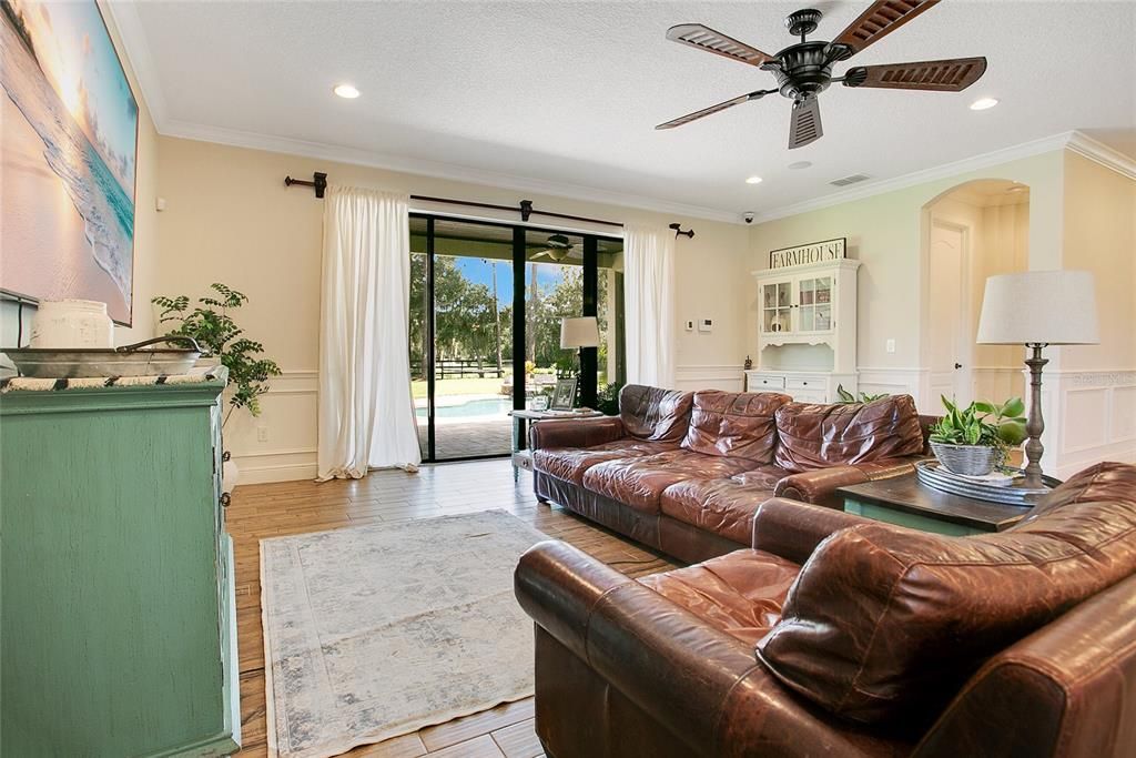 Interior, Living room, Recessed Lighting, Wood Texture Flooring