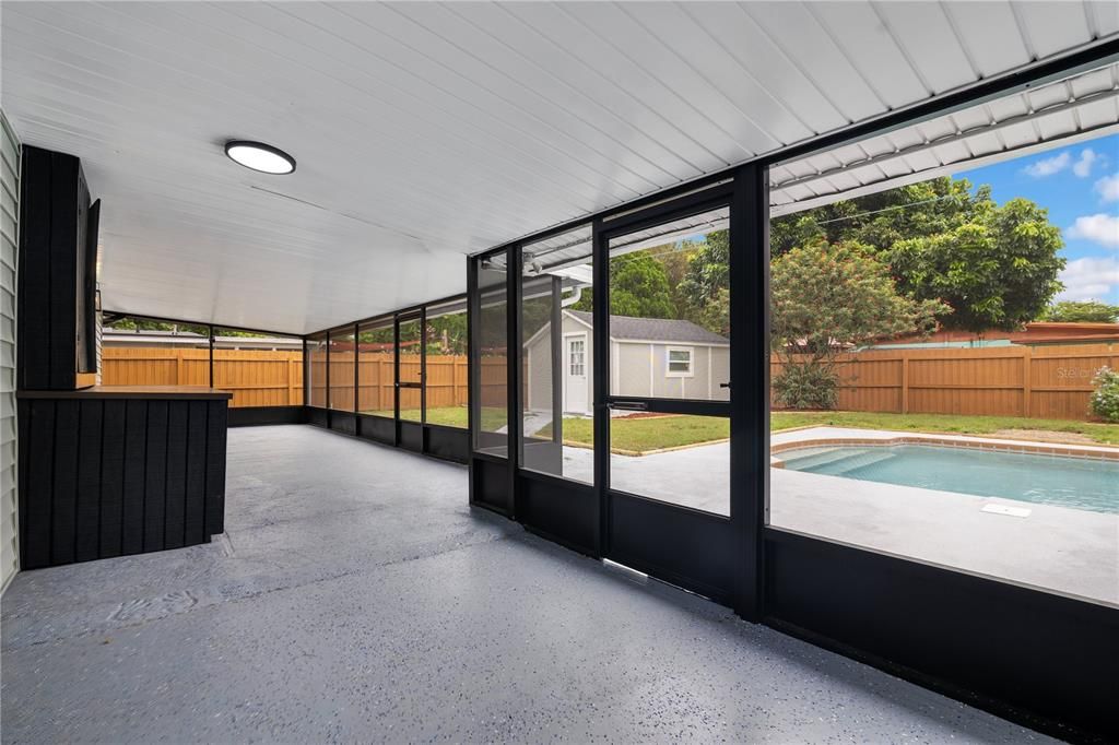 Interior, Pool, Sun Room