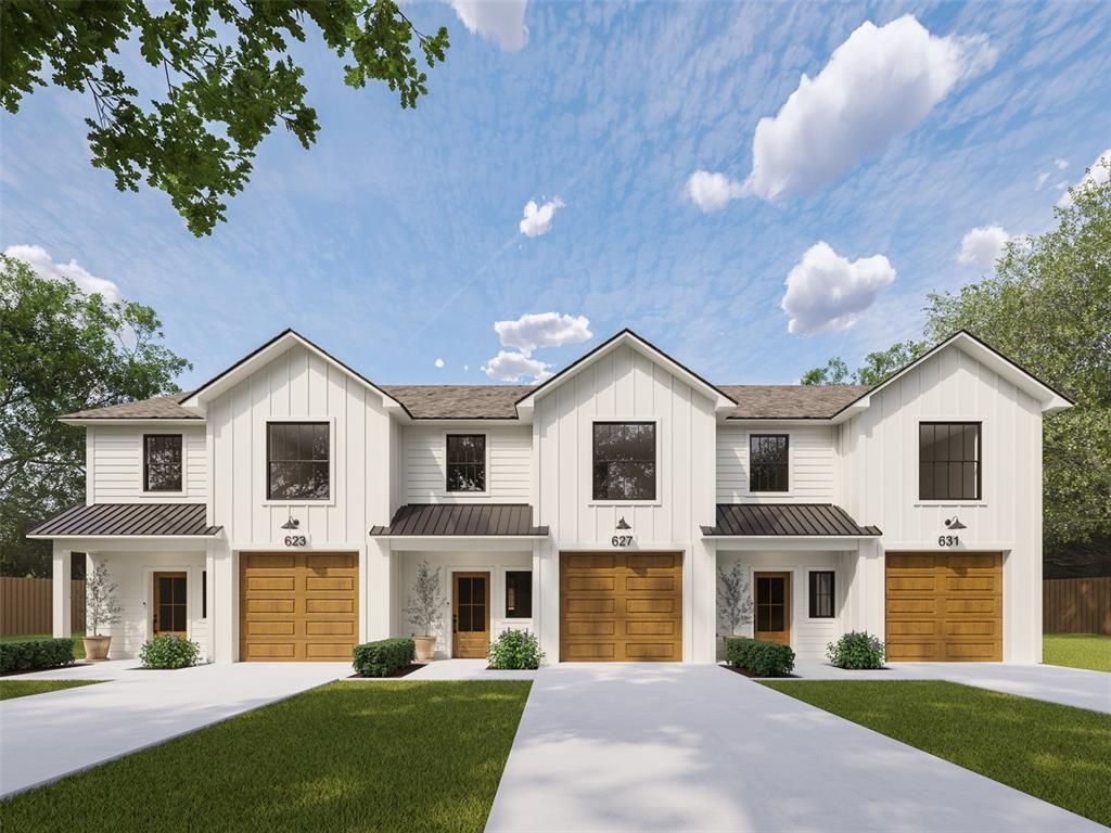 Attached, Exterior, Facade, Farmhouse