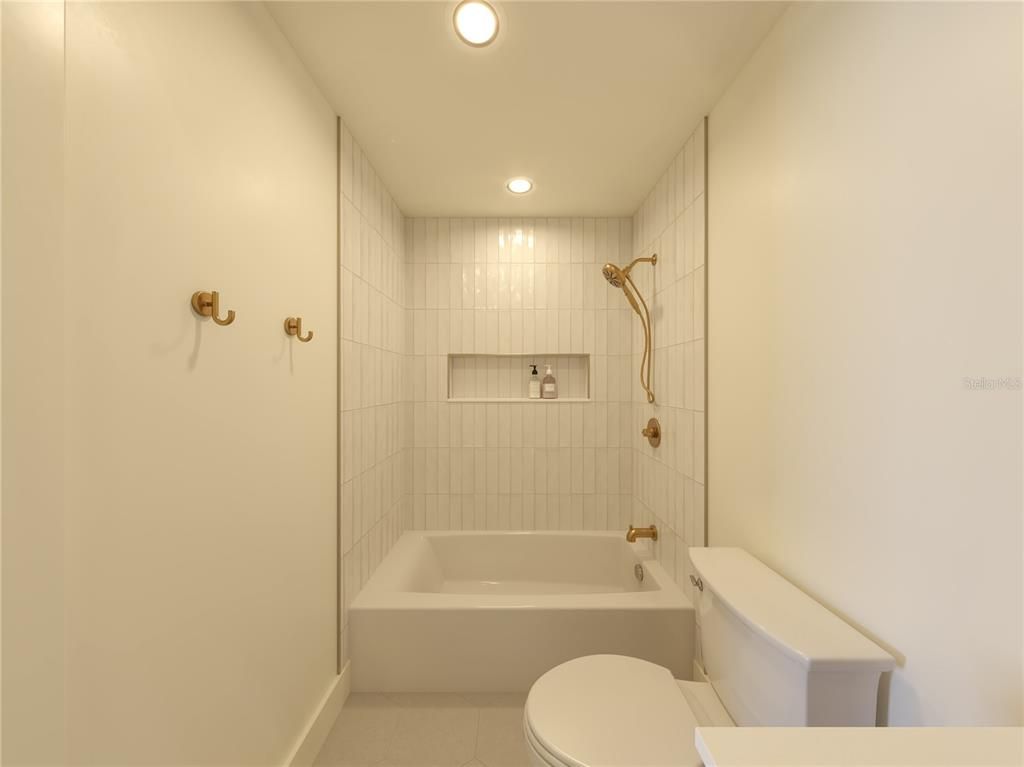 Bathroom, Interior, Recessed Lighting