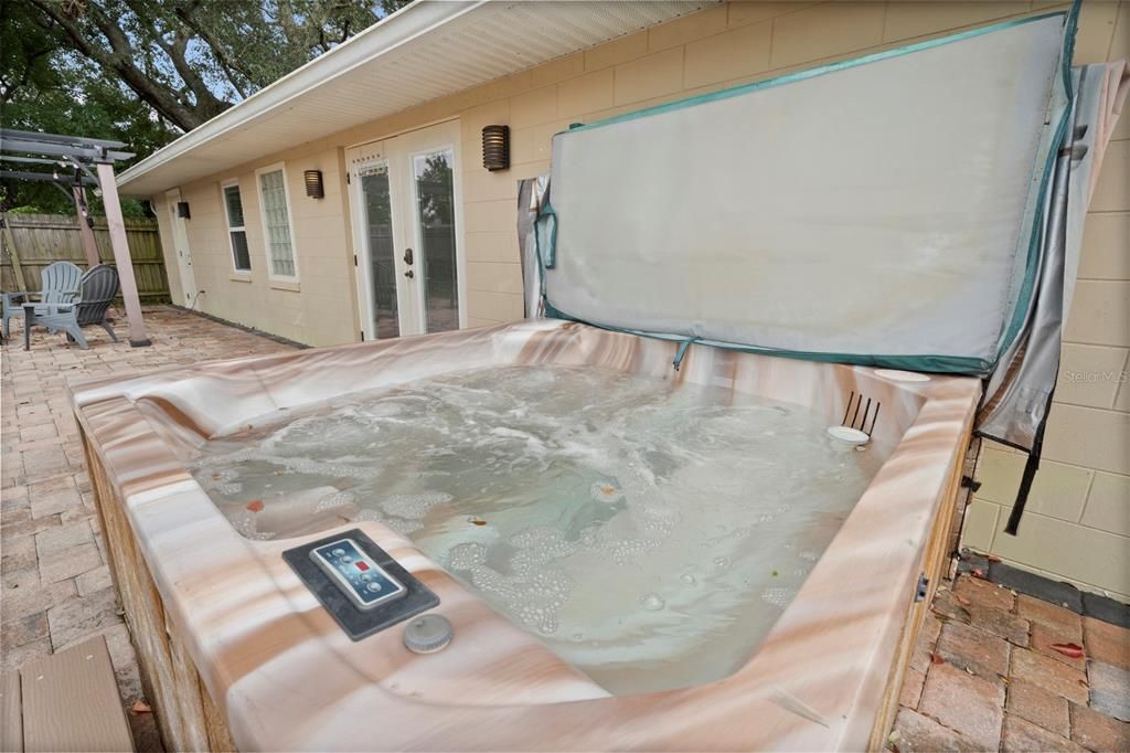 Exterior, Hot Tub