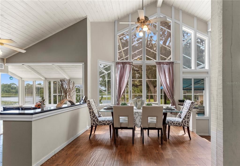 Dining room, Interior, Sun Room, Water, Wood Texture Flooring