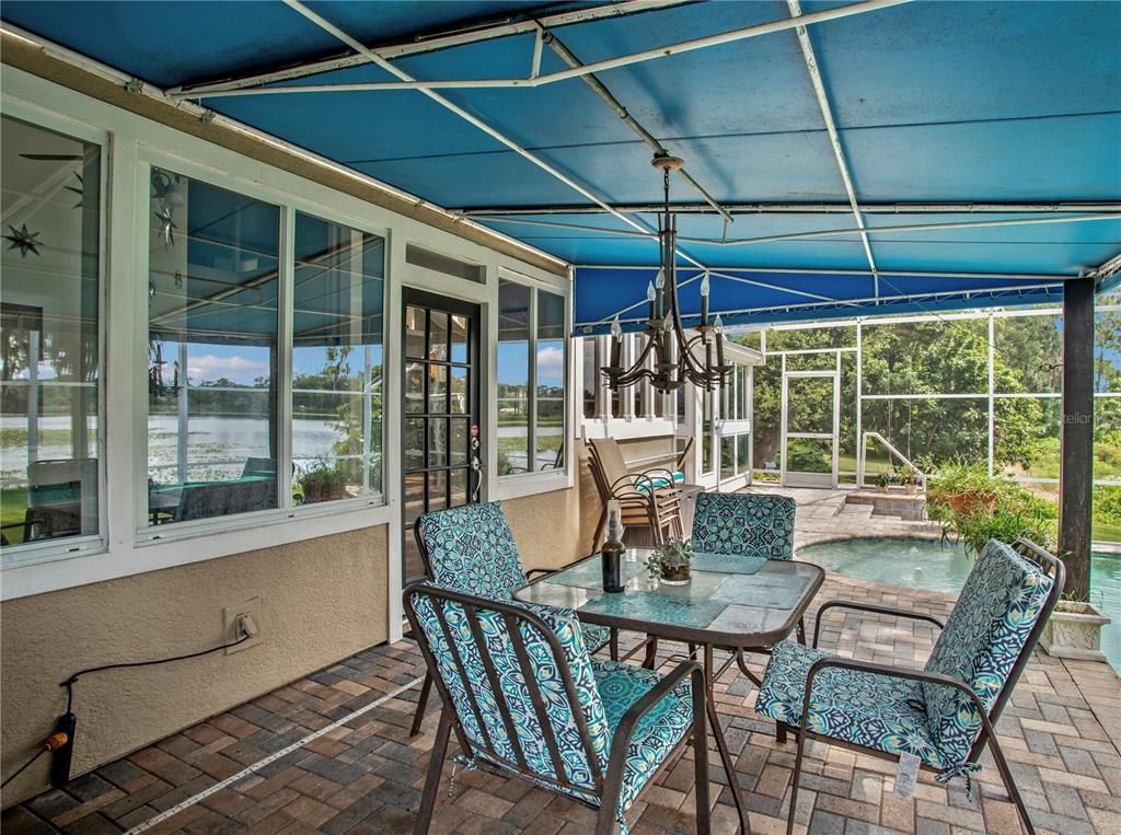 Exterior, Interior, Pool, Sun Room, Water