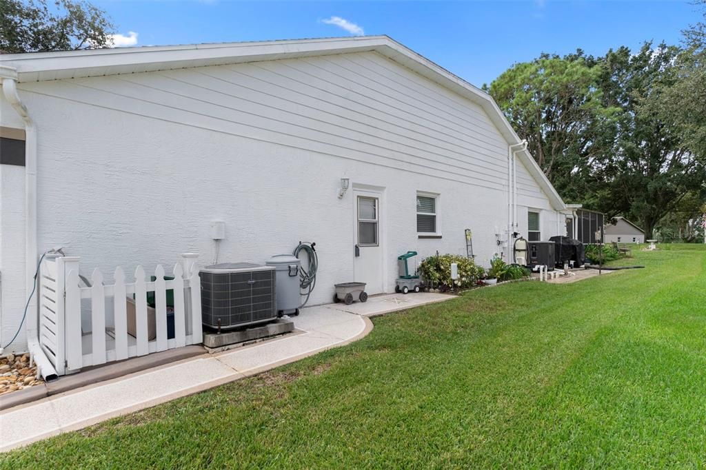 Backyard, Exterior