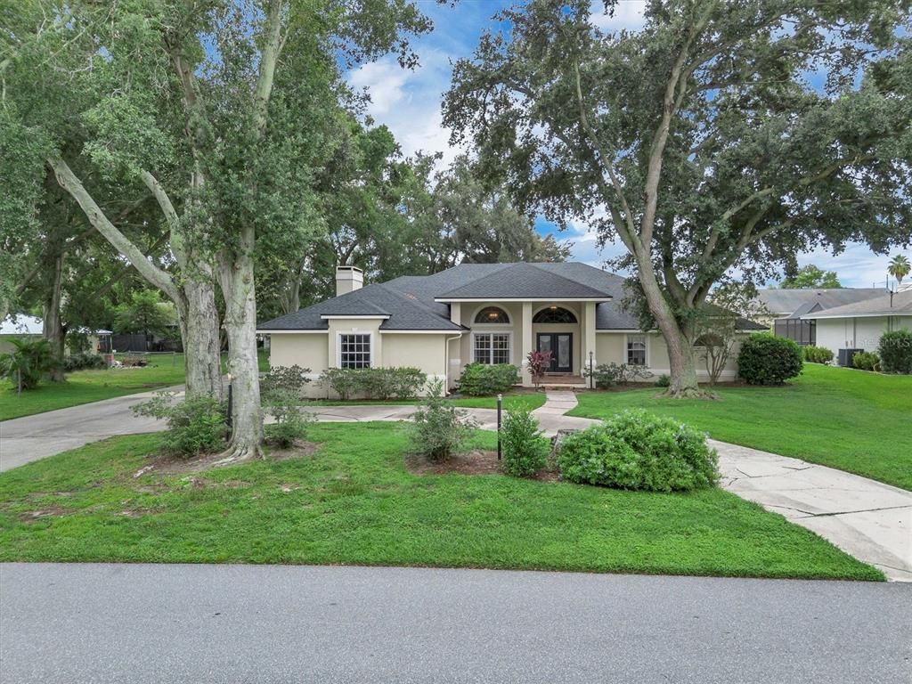 Backyard, Exterior, Facade, Ranch