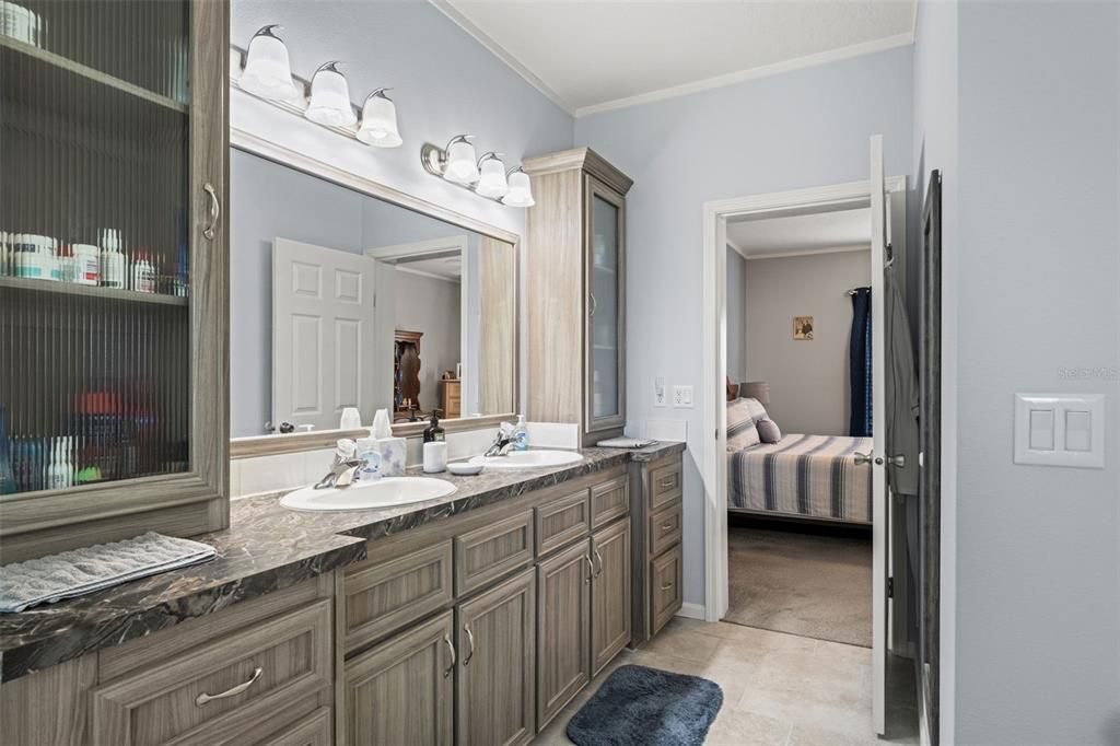 Bathroom, Bedroom, Dual Sink Vanities, Interior
