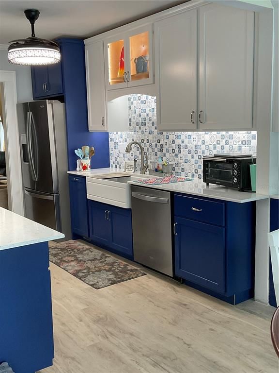 Interior, Kitchen, Pendant Lights, Wood Texture Flooring
