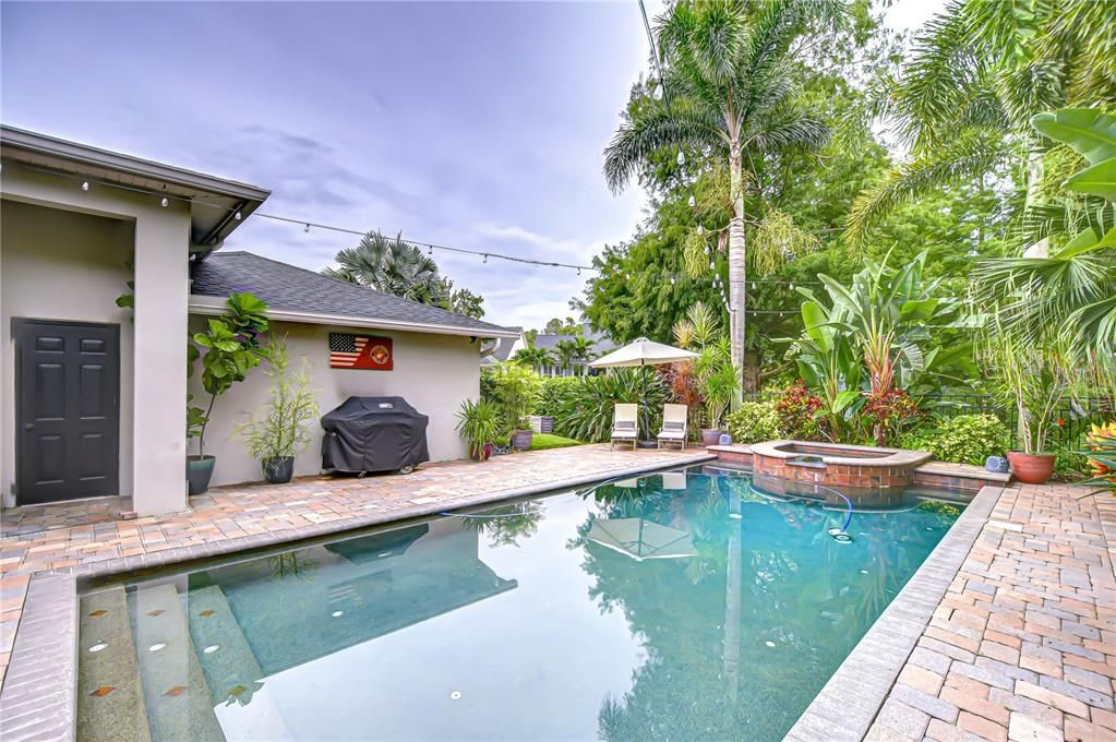 Exterior, Pool