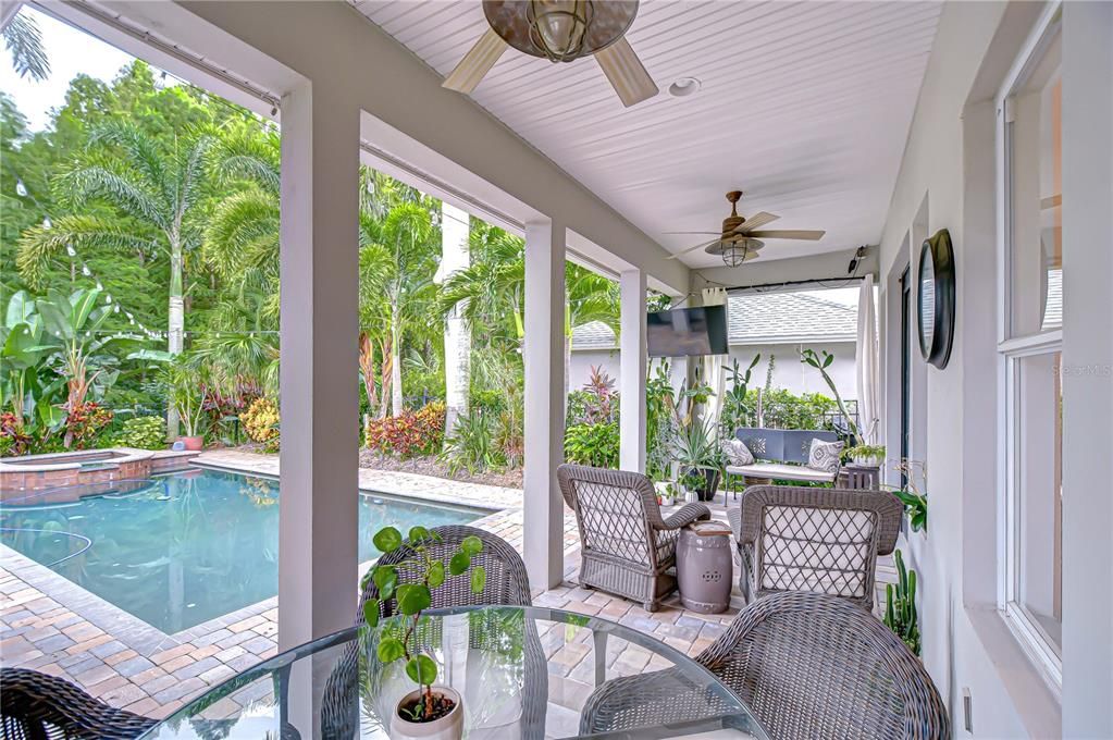 Interior, Pool, Sun Room