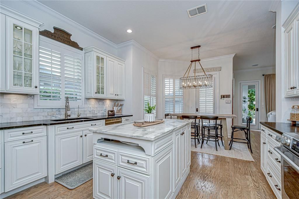 Dining room, Interior, Kitchen, Pendant Lights, Recessed Lighting, Wood Texture Flooring