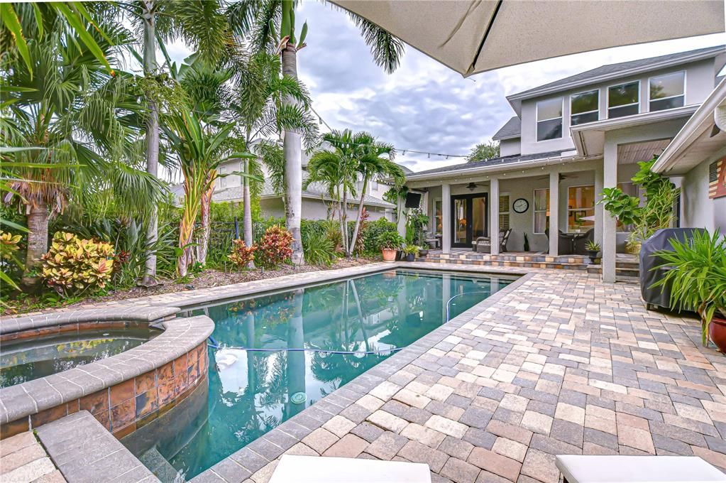 Exterior, Pool