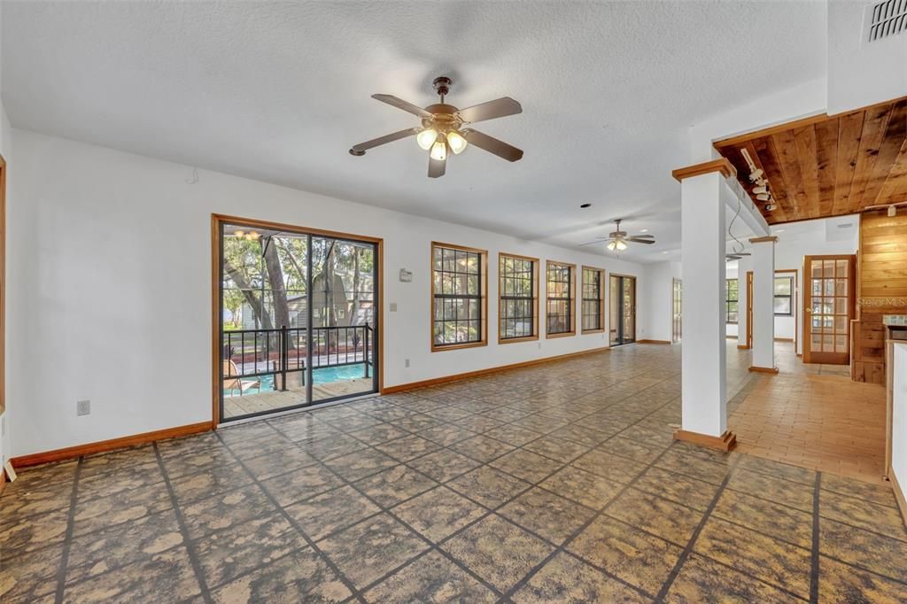 Empty room, Interior, Recessed Lighting
