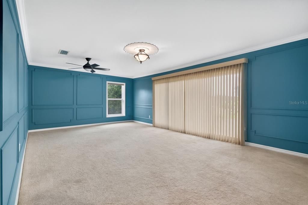 Empty room, Interior
