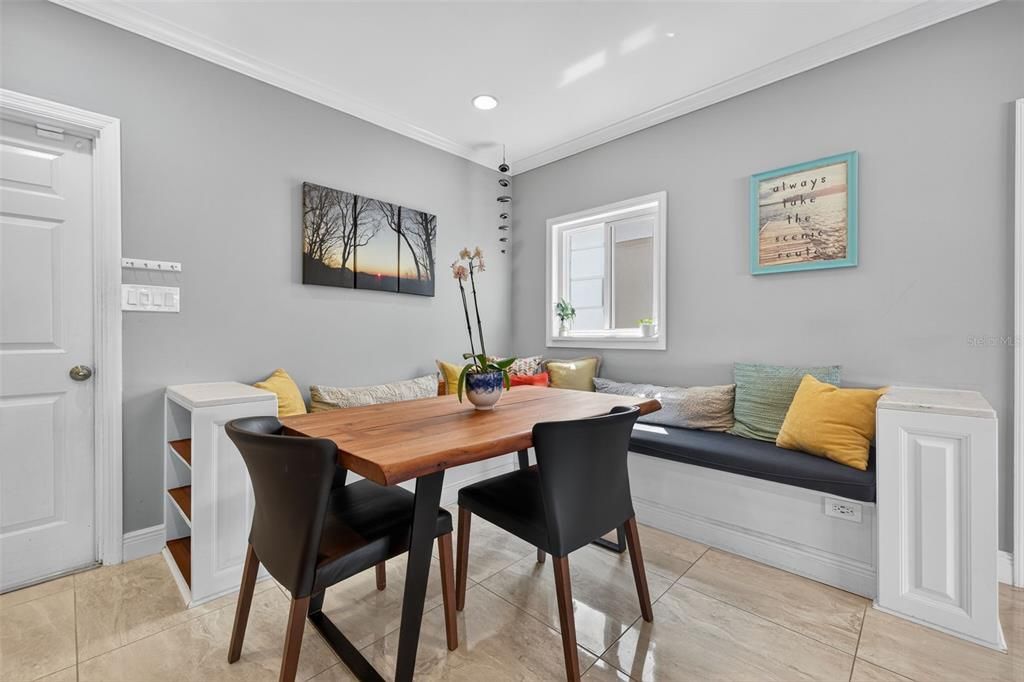 Dining room, Interior, Recessed Lighting