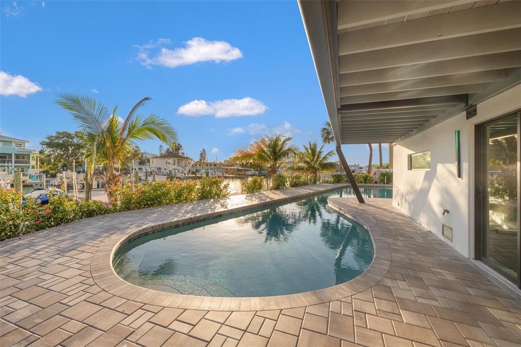 Exterior, Pool