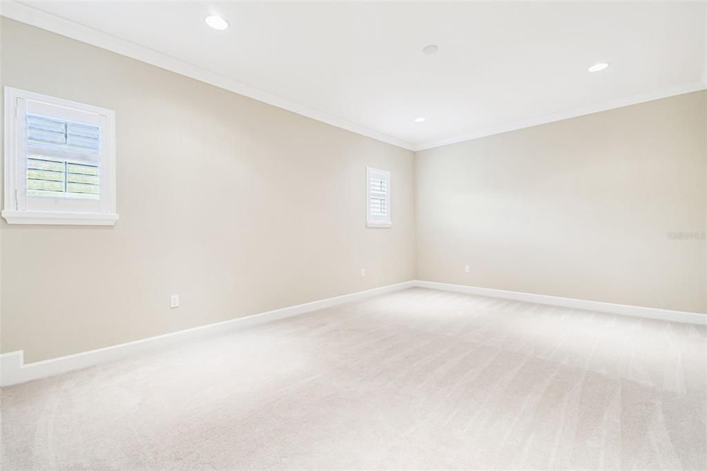 Empty room, Interior, Recessed Lighting