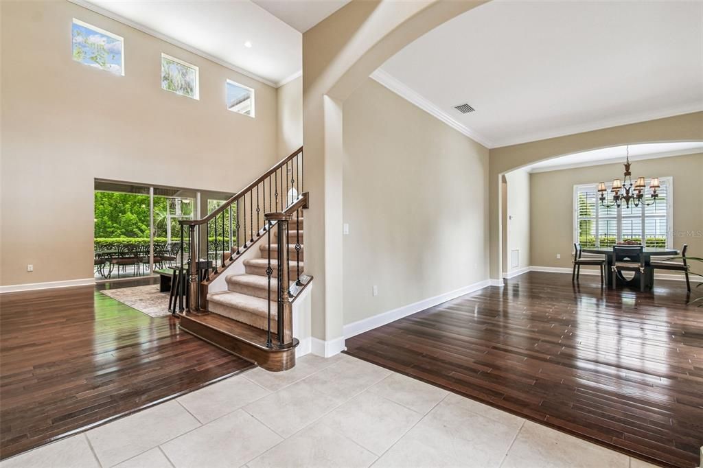 Chandelier, Dining room, Interior, Recessed Lighting, Wood Texture Flooring