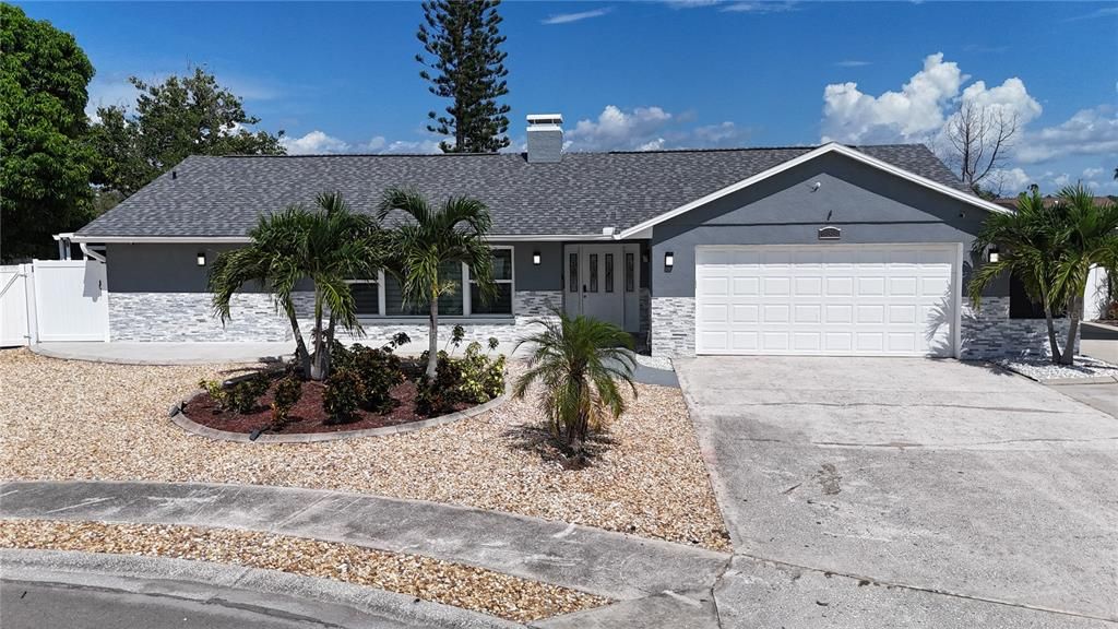 Attached, Exterior, Facade, Ranch