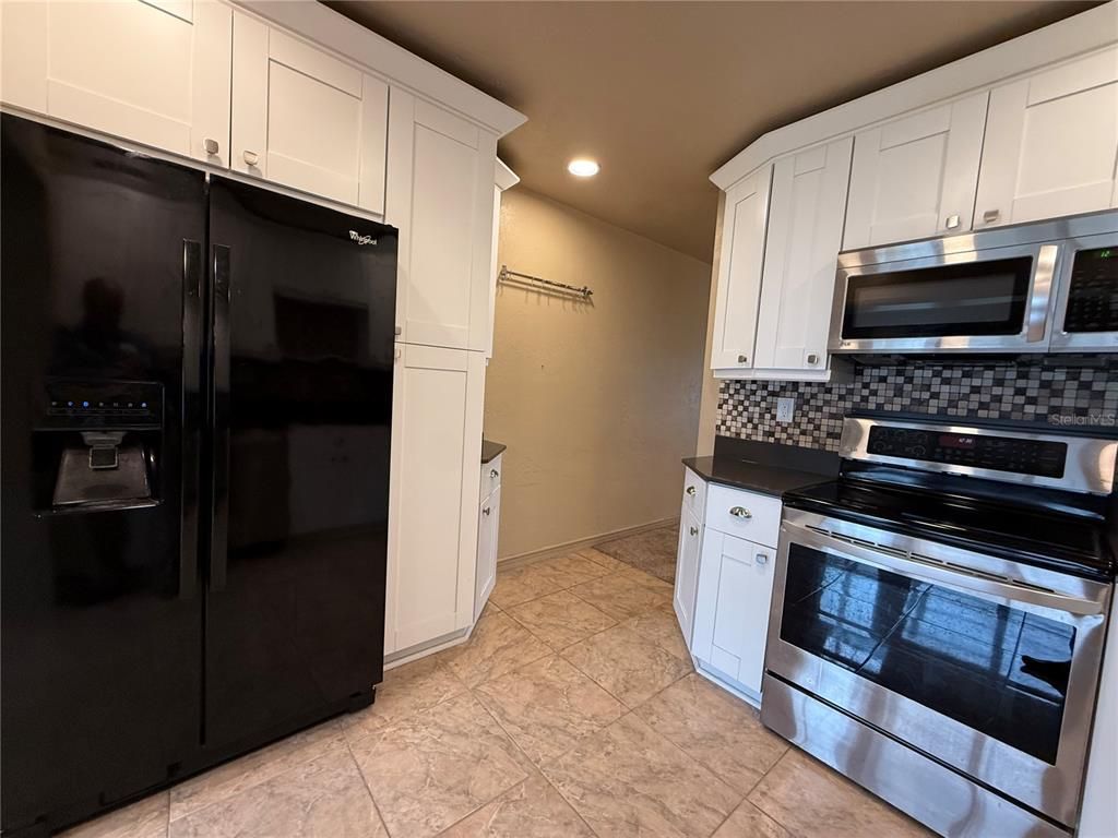 Interior, Kitchen, Recessed Lighting, Washer