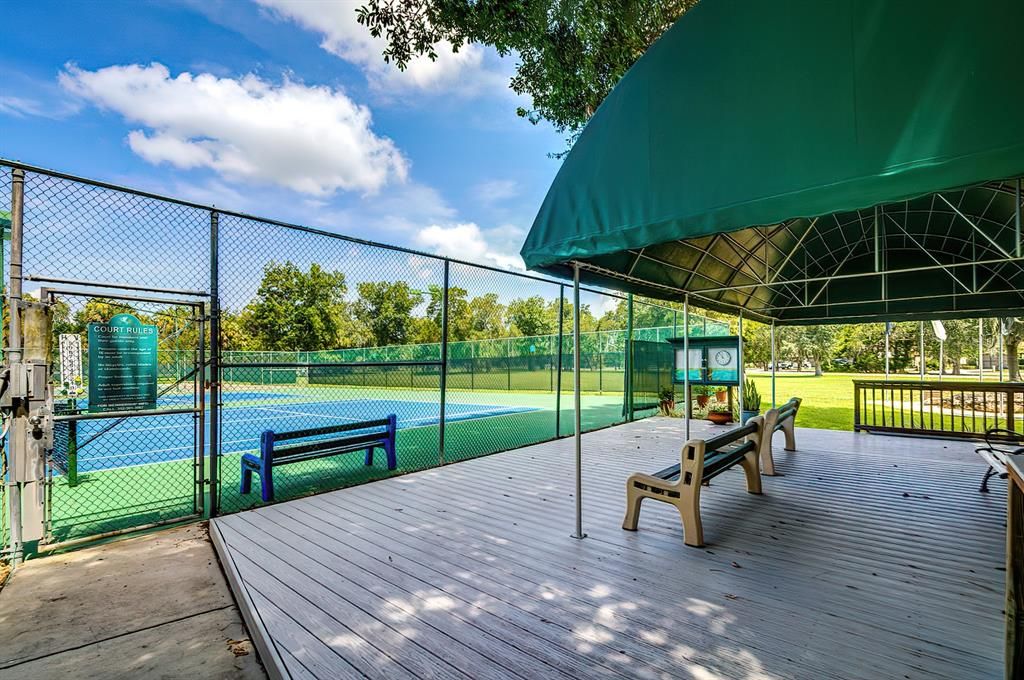 Exterior, Tennis Courts