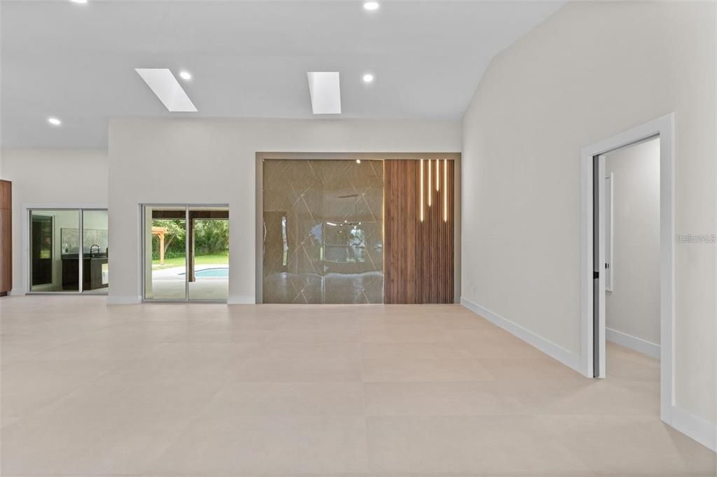 Empty room, Interior, Recessed Lighting