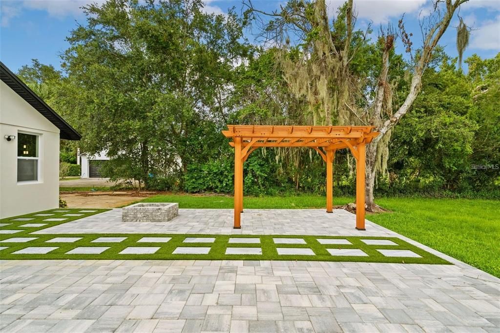 Backyard, Exterior