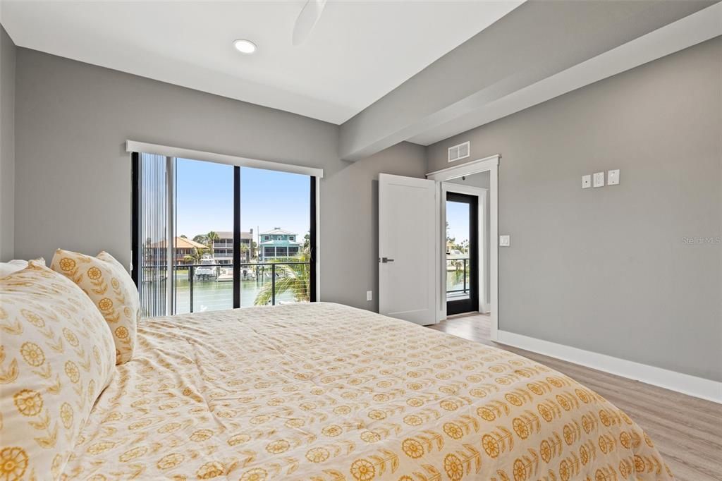 Bedroom, Interior, Recessed Lighting, Water, Wood Texture Flooring