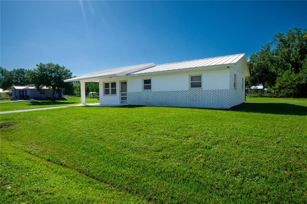 Backyard, Exterior