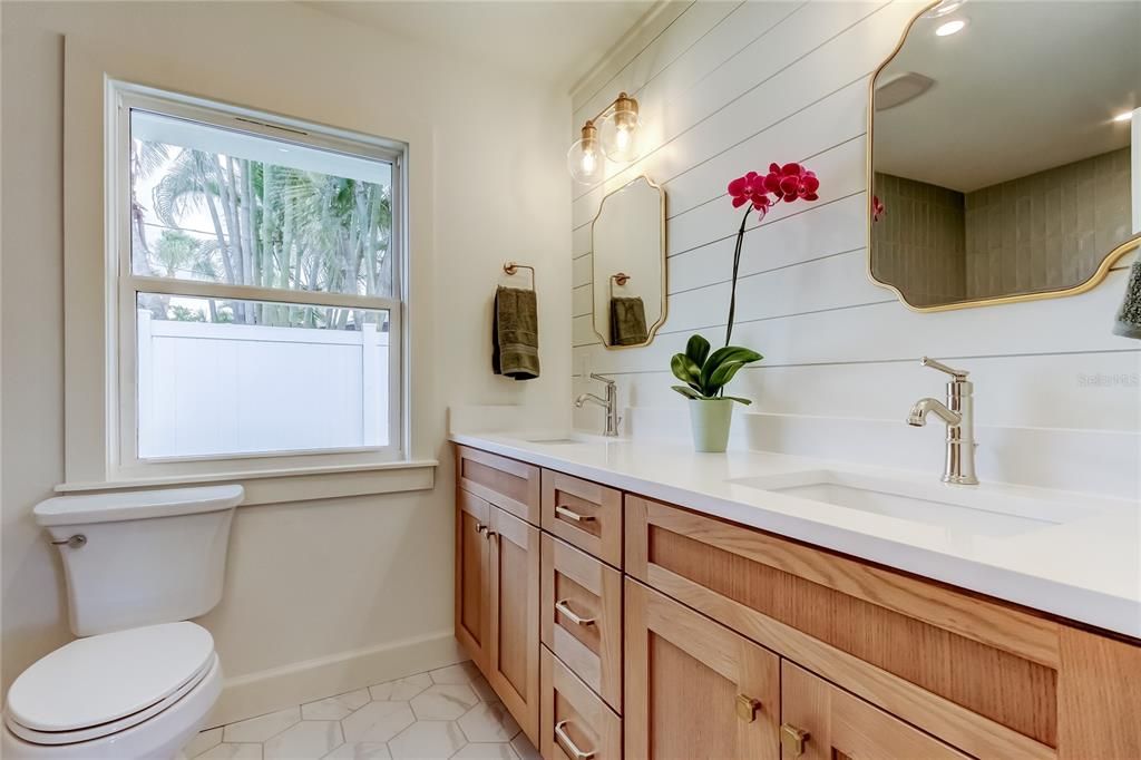 Bathroom, Dual Sink Vanities, Interior, Recessed Lighting