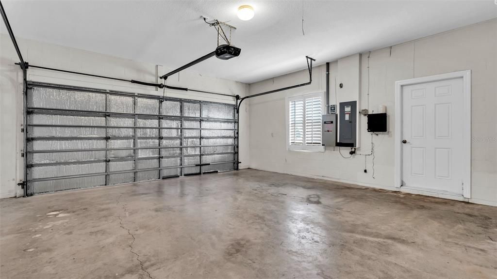 Garage, Interior