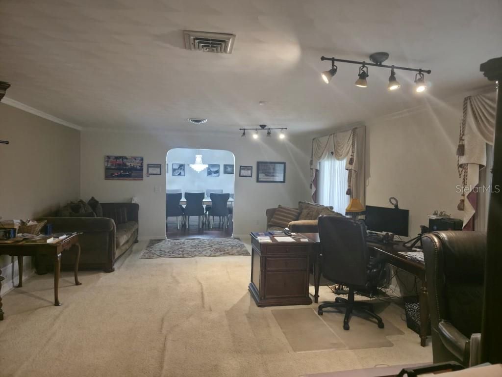 Home Office, Interior