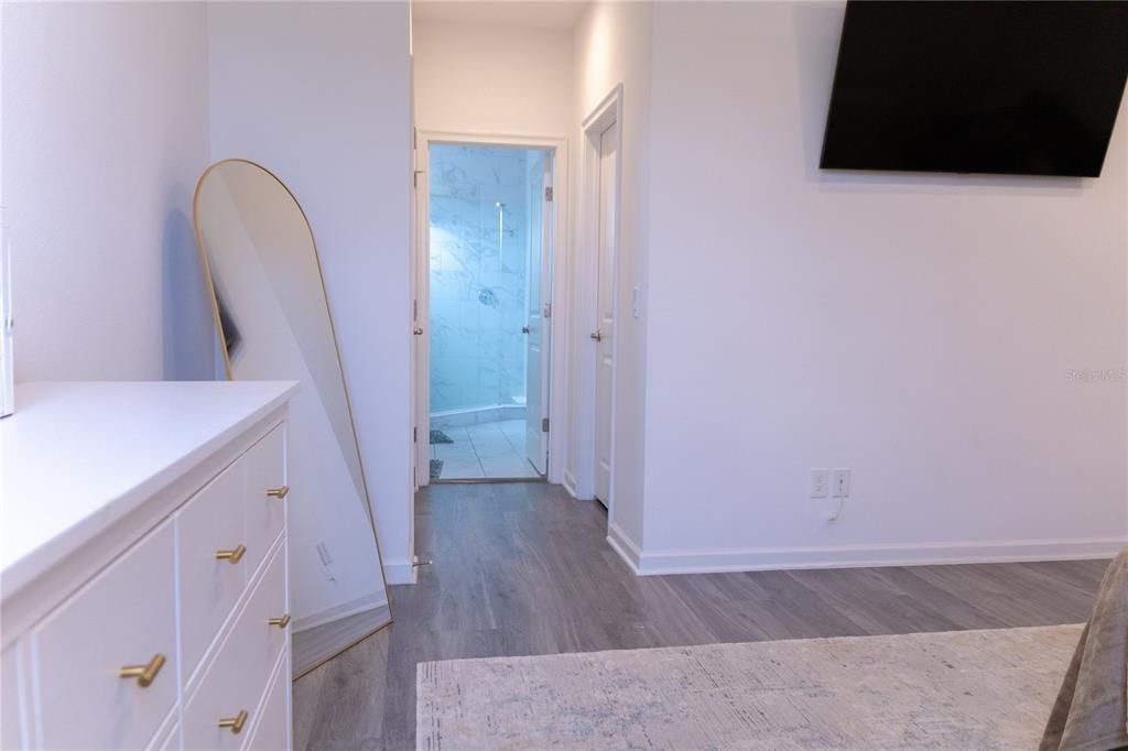 Interior, Kitchen, Living room, Marble, Pendant Lights, Recessed Lighting, Stainless Steel Appliances
