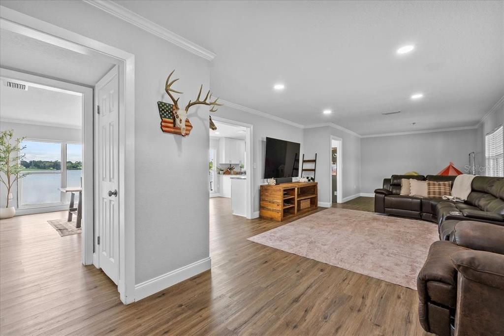 Interior, Living room, Recessed Lighting, Water, Wood Texture Flooring