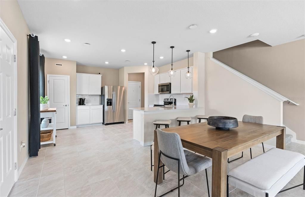 Dining room, Interior, Kitchen, Pendant Lights, Recessed Lighting, Stainless Steel Appliances