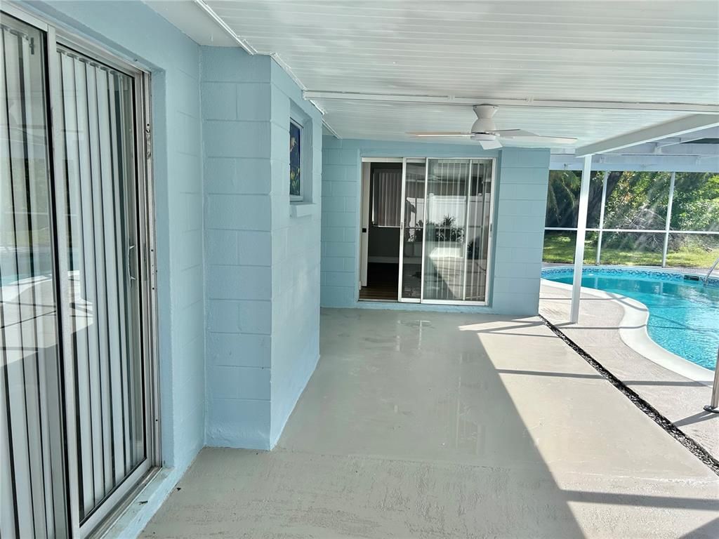 Interior, Pool, Sun Room