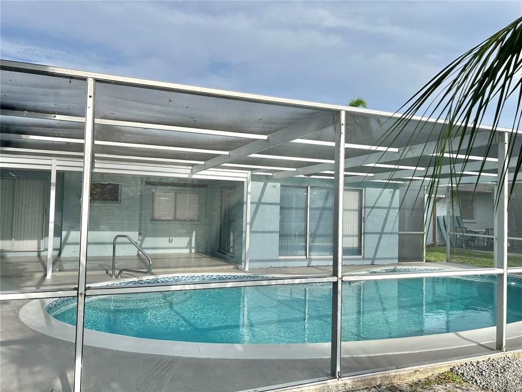 Exterior, Pool