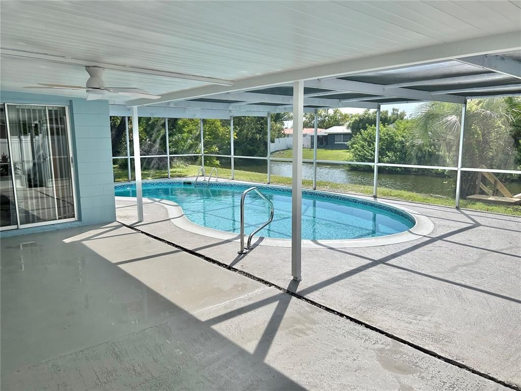 Interior, Pool, Sun Room, Water