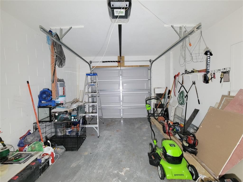 Garage, Interior