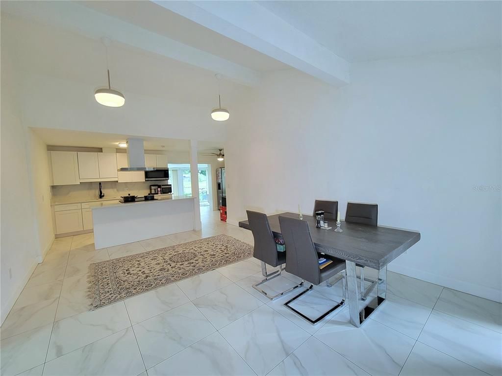 Dining room, Interior, Kitchen, Marble, Pendant Lights