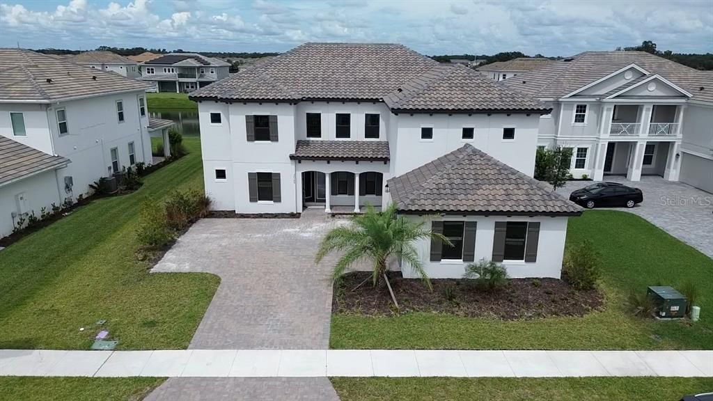 Exterior, Drone