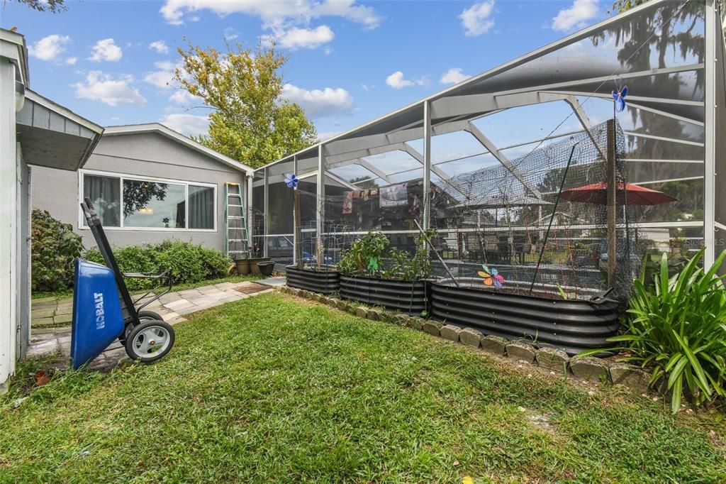 Backyard, Exterior