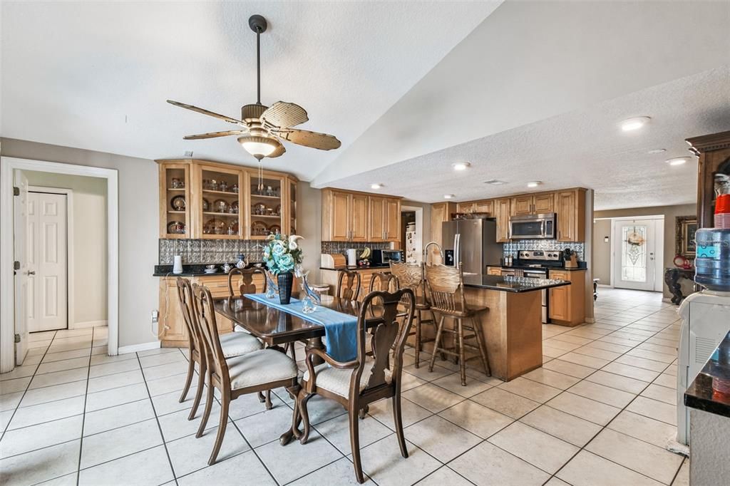 Dining room, Interior, Kitchen, Recessed Lighting, Stainless Steel Appliances