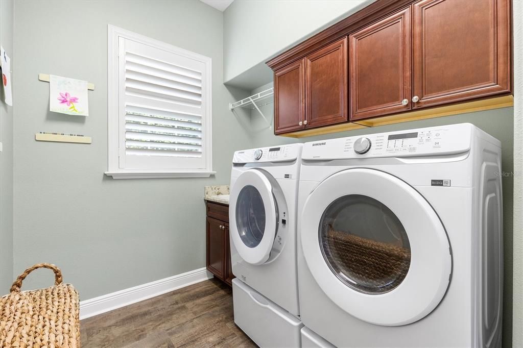 Interior, Washer, Wood Texture Flooring