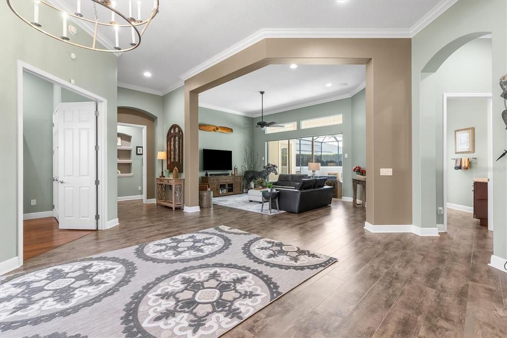 Interior, Living room, Pendant Lights, Recessed Lighting, Wood Texture Flooring