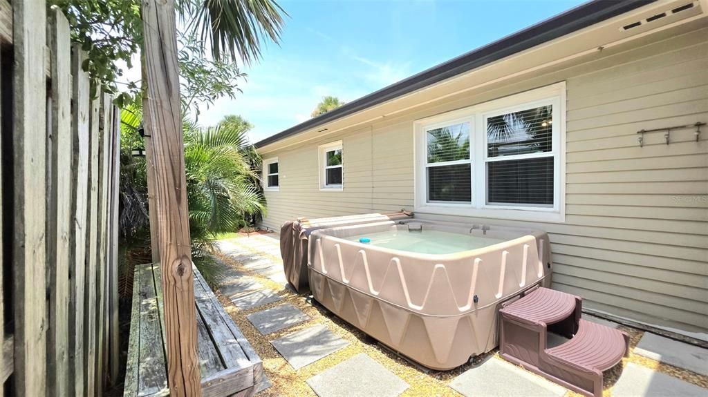 Exterior, Hot Tub